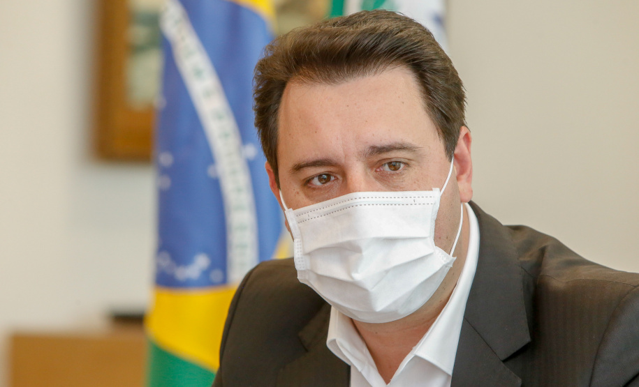 O governador Carlos Massa Ratinho Junior sancionou Projeto de Lei que prevê a transformação de 15 cargos de desembargador e das respectivas assessorias e funções comissionadas em 752 cargos voltados ao assessoramento de todos os magistrados que atuam na primeira instância e de outros 169 postos de técnicos judiciários.