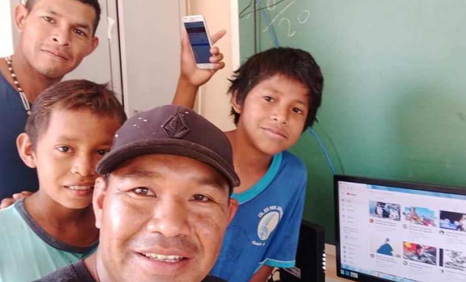 Escolas de comunidades indígenas recebem internet em salas de aula dentro de aldeias.Foto:SEED