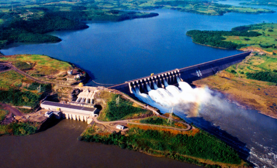 Usina Governador José Richa – Salto Caxias, localizada no Rio Iguaçu em Capitão Leônidas Marques
Foto: Valdenir Daniel Cavalheiro
