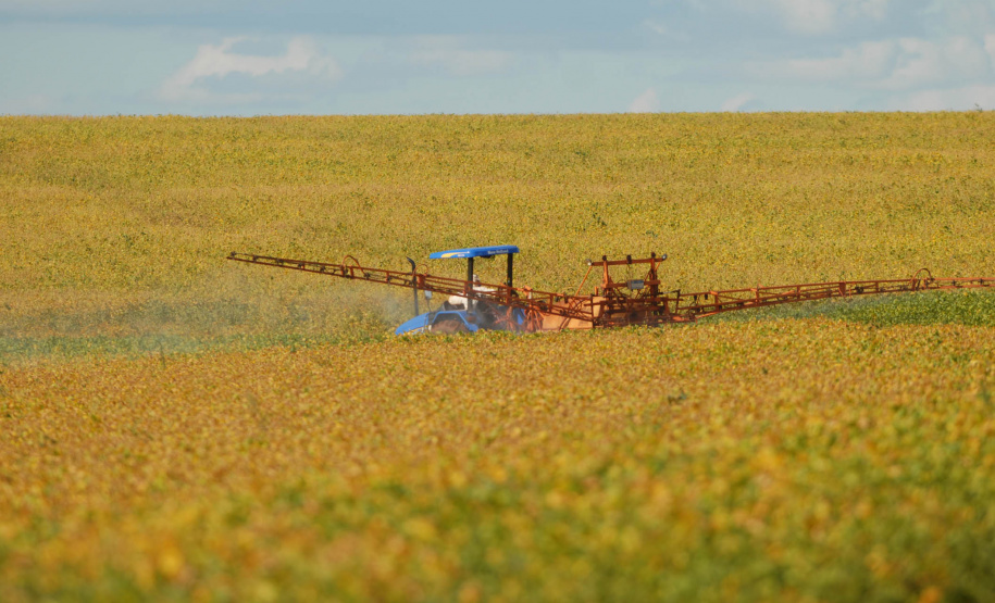 Adapar orienta sobre proibição de agrotóxicos com Paraquat. Foto: Jonas Oliveira/Arquivo AEN