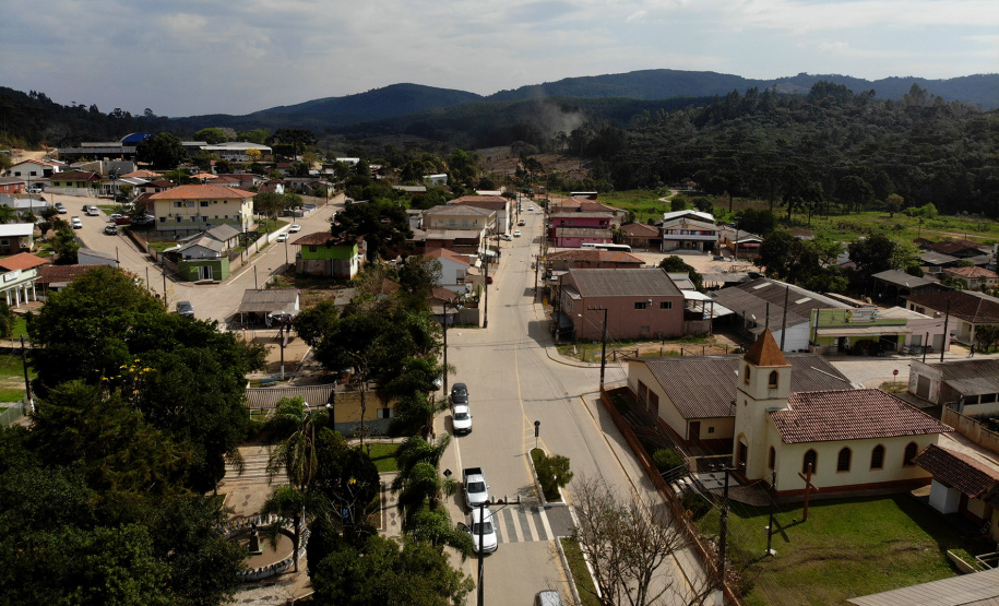 Recuperação de trecho urbano da PR-092 movimenta economia em Doutor Ulysses