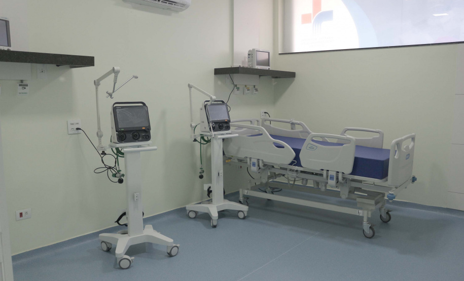 O Hospital Municipal Germano Lauck, de Foz do Iguaçu, recebeu 20 respiradores e 20 monitores para ampliar a ala do Pronto Socorro Respiratório, que vai abrir na próxima semana. Foto:Agência Municipal de Notícias Foz do Iguaçu