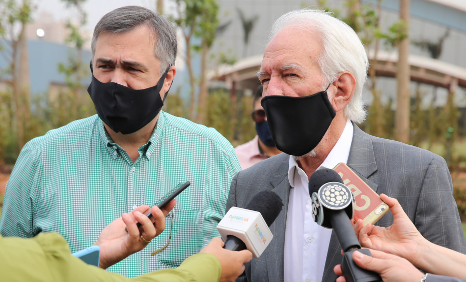O vice governador Darci Piana e o  secretário de Estado da Saude Beto Preto  assinam o repasse de recursos ao Hospital da Criança para conclusao das obras.   18/09/2020 -  Foto: Geraldo Bubniak/AEN