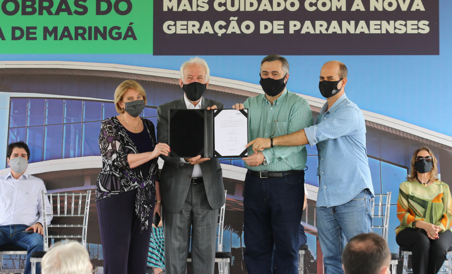 O vice governador Darci Piana e o  secretário de Estado da Saude Beto Preto  assinam o repasse de recursos ao Hospital da Criança para conclusao das obras.   18/09/2020 -  Foto: Geraldo Bubniak/AEN
