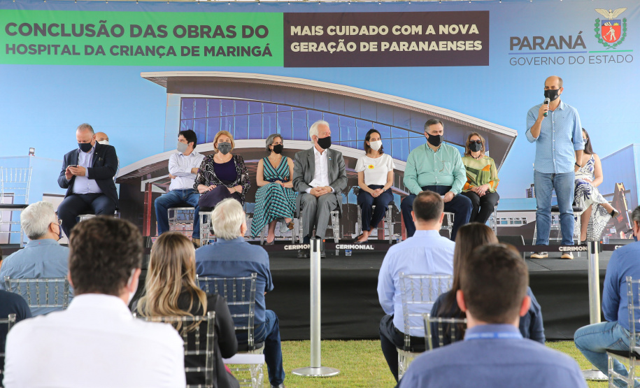 O vice governador Darci Piana e o  secretário de Estado da Saude Beto Preto  assinam o repasse de recursos ao Hospital da Criança para conclusao das obras. Deputado Evandro Araujo representando a ALEP.  18/09/2020 -  Foto: Geraldo Bubniak/AEN