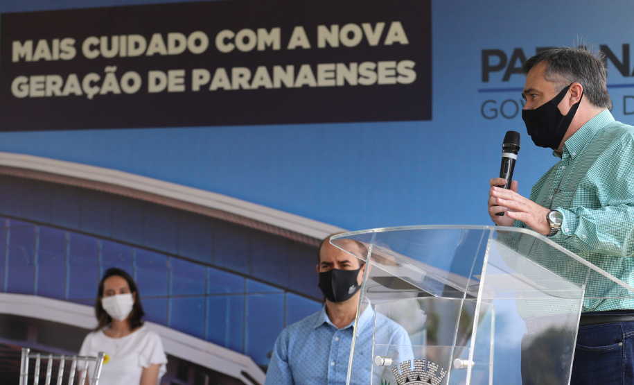O vice governador Darci Piana e o  secretário de Estado da Saude Beto Preto  assinam o repasse de recursos ao Hospital da Criança para conclusao das obras.   18/09/2020 -  Foto: Geraldo Bubniak/AEN