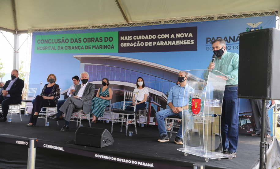 O vice governador Darci Piana e o  secretário de Estado da Saude Beto Preto  assinam o repasse de recursos ao Hospital da Criança para conclusao das obras.   18/09/2020 -  Foto: Geraldo Bubniak/AEN