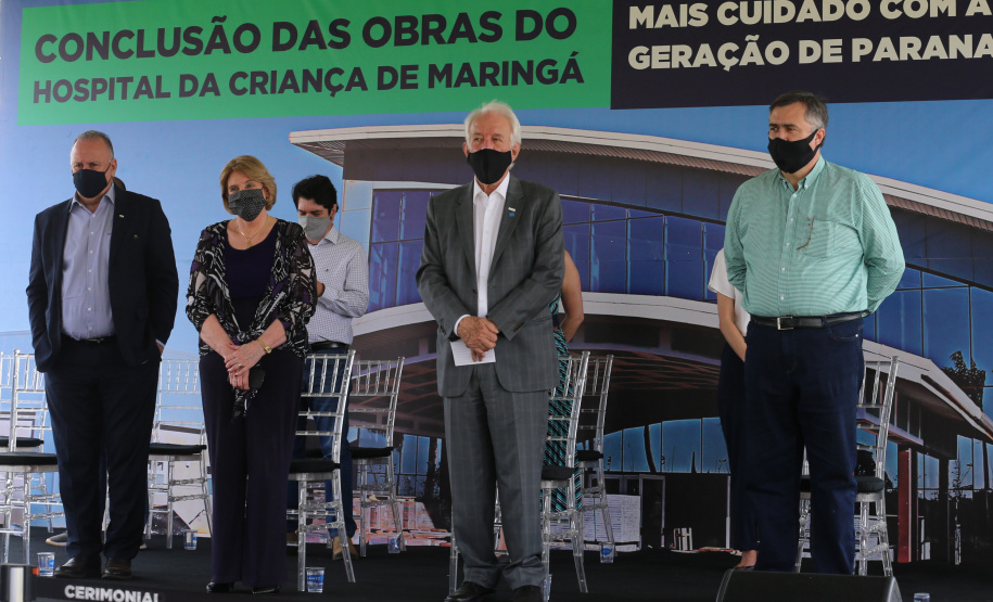 O vice governador Darci Piana e o  secretário de Estado da Saude Beto Preto  assinam o repasse de recursos ao Hospital da Criança para conclusao das obras.   18/09/2020 -  Foto: Geraldo Bubniak/AEN