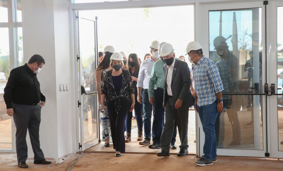 O vice governador Darci Piana e o  secretário de Estado da Saude Beto Preto  assinam o repasse de recursos ao Hospital da Criança para conclusao das obras.   18/09/2020 -  Foto: Geraldo Bubniak/AEN