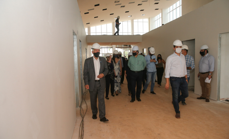 O vice governador Darci Piana e o  secretário de Estado da Saude Beto Preto  assinam o repasse de recursos ao Hospital da Criança para conclusao das obras.   18/09/2020 -  Foto: Geraldo Bubniak/AEN