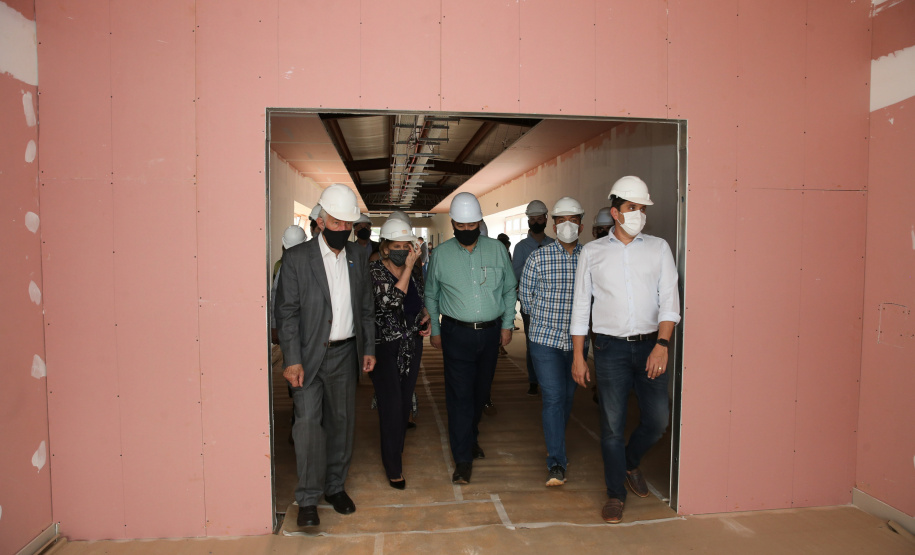 O vice governador Darci Piana e o  secretário de Estado da Saude Beto Preto  assinam o repasse de recursos ao Hospital da Criança para conclusao das obras.   18/09/2020 -  Foto: Geraldo Bubniak/AEN