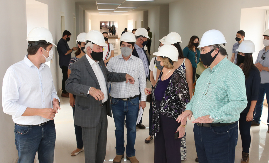 O vice governador Darci Piana e o  secretário de Estado da Saude Beto Preto  assinam o repasse de recursos ao Hospital da Criança para conclusao das obras.   18/09/2020 -  Foto: Geraldo Bubniak/AEN