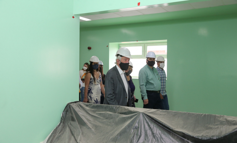 O vice governador Darci Piana e o  secretário de Estado da Saude Beto Preto  assinam o repasse de recursos ao Hospital da Criança para conclusao das obras.   18/09/2020 -  Foto: Geraldo Bubniak/AEN