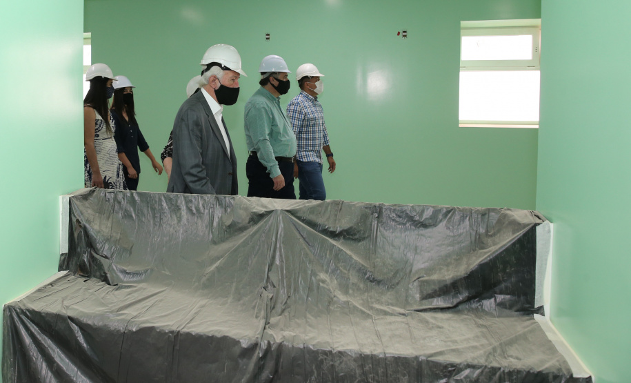 O vice governador Darci Piana e o  secretário de Estado da Saude Beto Preto  assinam o repasse de recursos ao Hospital da Criança para conclusao das obras.   18/09/2020 -  Foto: Geraldo Bubniak/AEN