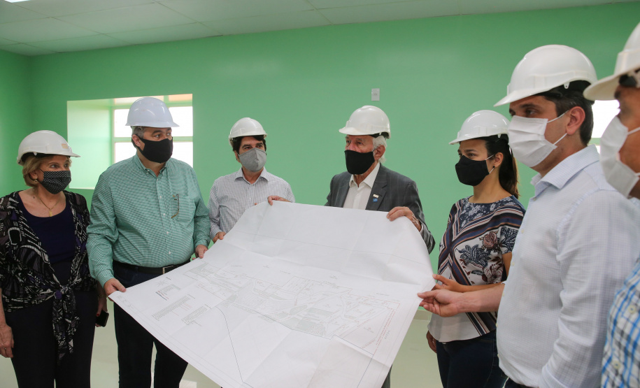 O vice governador Darci Piana e o  secretário de Estado da Saude Beto Preto  assinam o repasse de recursos ao Hospital da Criança para conclusao das obras.   18/09/2020 -  Foto: Geraldo Bubniak/AEN