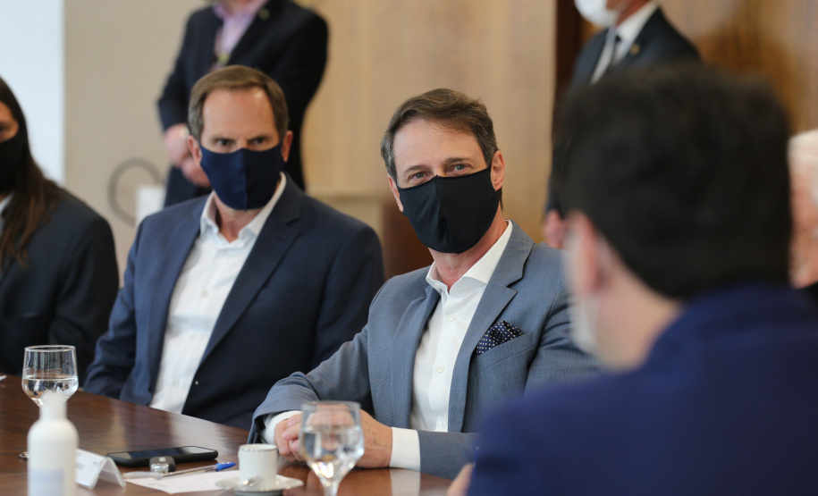 O Governador Carlos Massa Ratinho Junior assina, nesta segunda-feira (21), convenio com a Fundação O Boticário representada pelo CEO do Grupo,  Artur Grynbaum.  Curitiba, 21/09/2020. Foto: Geraldo Bubniak/AEN