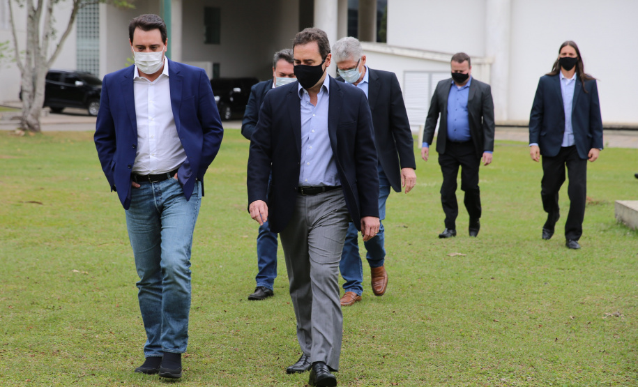 O Governador Carlos Massa Ratinho Junior assina, nesta segunda-feira (21), convenio com a Fundação O Boticário representada pelo CEO do Grupo,  Artur Grynbaum.  Curitiba, 21/09/2020. Foto: Geraldo Bubniak/AEN