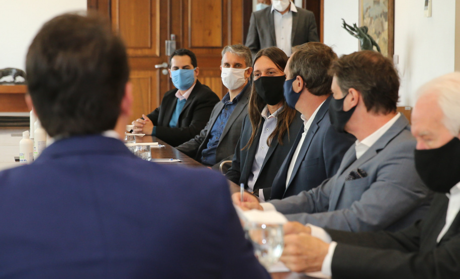 O Governador Carlos Massa Ratinho Junior assina, nesta segunda-feira (21), convenio com a Fundação O Boticário representada pelo CEO do Grupo,  Artur Grynbaum.  Curitiba, 21/09/2020. Foto: Geraldo Bubniak/AEN