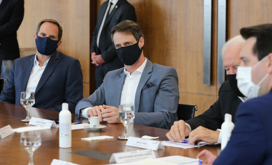 O Governador Carlos Massa Ratinho Junior assina, nesta segunda-feira (21), convenio com a Fundação O Boticário representada pelo CEO do Grupo,  Artur Grynbaum.  Curitiba, 21/09/2020. Foto: Geraldo Bubniak/AEN