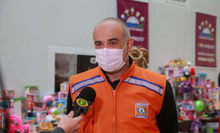 Celepar, entrega de brinquedos para SGAS e Defesa Civil. Paraná Piá. Foto: Valdelino Pontes Nesta segunda-feira, 21, a Celepar fez a entrega dos brinquedos, para a Defesa Civil e para a Superintendência de Ação Solidária, arrecadados para a campanha Paraná Piá, foram mais de 1.200 doações feitas pelos colaboradores da companhia durante a semana em que o padrinho foi o presidente, Leandro Moura. A campanha continua até o dia 4 de outubro e quem quiser doar pode deixar os brinquedos em uma caixa de coleta na recepção da Celepar.
Foto: Valdelino Pontes