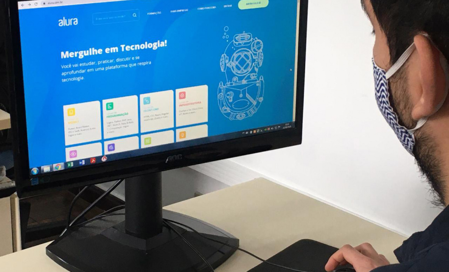 Alunos de escolas estaduais tem até quarta para fazer cursos gratuitos em tecnologia. Foto:SEED