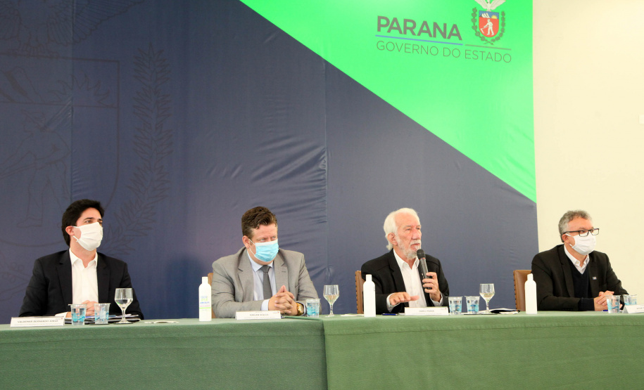 O Governo do Estado lançou nesta terça-feira (22) o Programa Reinvente sua Cidade – da Crise à Oportunidade, ação que integra o pacote de iniciativas que visam a retomada econômica do Paraná