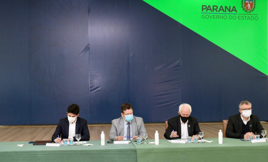 O Governo do Estado lançou nesta terça-feira (22) o Programa Reinvente sua Cidade – da Crise à Oportunidade, ação que integra o pacote de iniciativas que visam a retomada econômica do Paraná