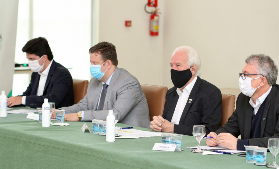 O Governo do Estado lançou nesta terça-feira (22) o Programa Reinvente sua Cidade – da Crise à Oportunidade, ação que integra o pacote de iniciativas que visam a retomada econômica do Paraná