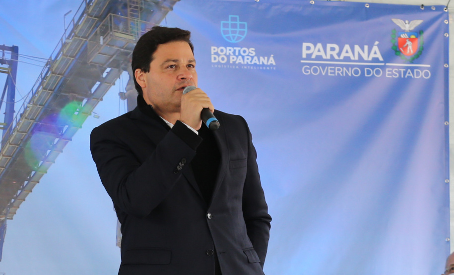 O governador Carlos Massa Ratinho Júnior inaugura nesta terça-feira (22),  o novo berço 201, no Porto de Paranaguá. Com investimentos de R$ 201,7 milhões, a ampliação do cais vai aumentar em 140% a capacidade atual de movimentação e autoriza a contratação do projeto para obras de derrocamento submarino do maciço rochoso conhecido como Palanganas. A remoção permitirá o aprofundamento do canal de acesso ao porto em até 14,60 metros. Paranagua, 22/09/2020 - Foto: Geraldo Bubniak/AEN