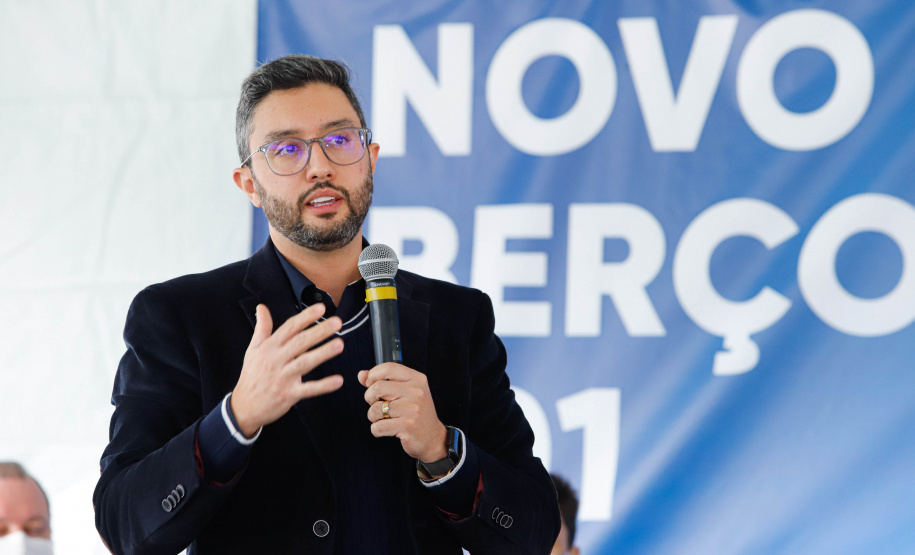 O governador Carlos Massa Ratinho Junior inaugurou nesta terça-feira (21) a obra de ampliação do cais do Porto de Paranaguá, no Litoral do Estado. O berço 201 foi modernizado e o cais de atracação foi prolongado em 100 metros. Os investimentos da empresa pública Portos do Paraná somam R$ 201,7 milhões e vão aumentar em 140% a capacidade atual de movimentação de cargas.