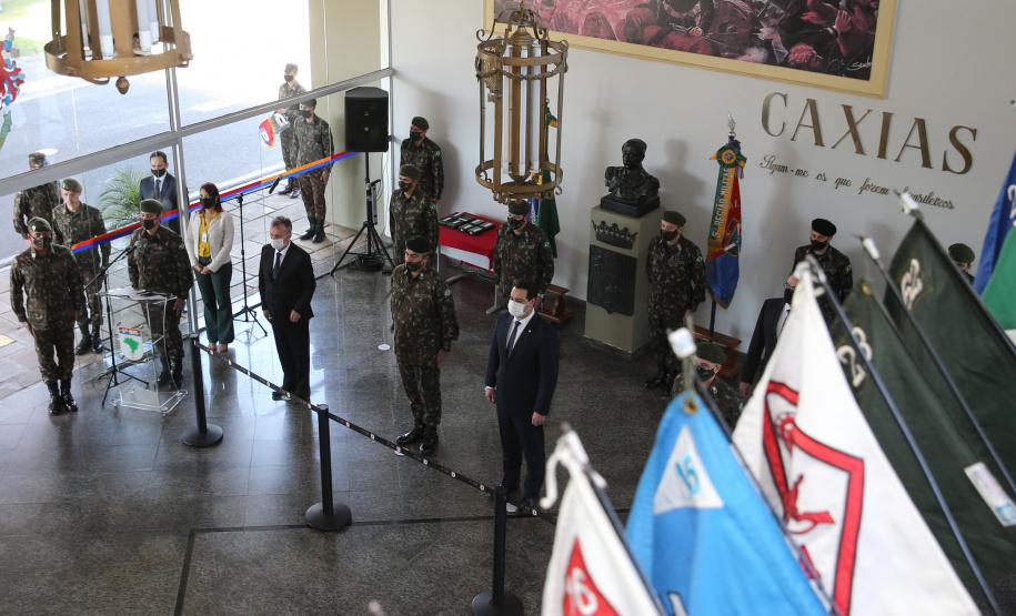 O Governador Carlos Massa Ratinho Junior recebe, nesta quinta-feira (24),  a medalha Exercito Brasileiro no Forte do Pinheirinho.  Curitiba, 24/09/2020. Foto: Geraldo Bubniak/AEN