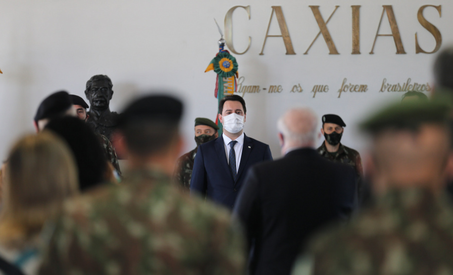 O Governador Carlos Massa Ratinho Junior recebe, nesta quinta-feira (24),  a medalha Exercito Brasileiro no Forte do Pinheirinho.  Curitiba, 24/09/2020. Foto: Geraldo Bubniak/AEN