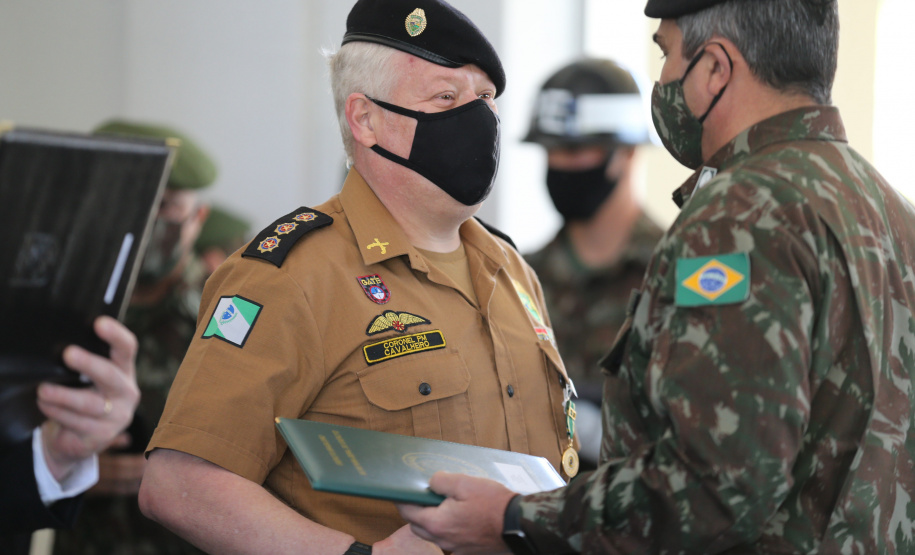 O Governador Carlos Massa Ratinho Junior recebe, nesta quinta-feira (24),  a medalha Exercito Brasileiro no Forte do Pinheirinho.  Curitiba, 24/09/2020. Foto: Geraldo Bubniak/AEN