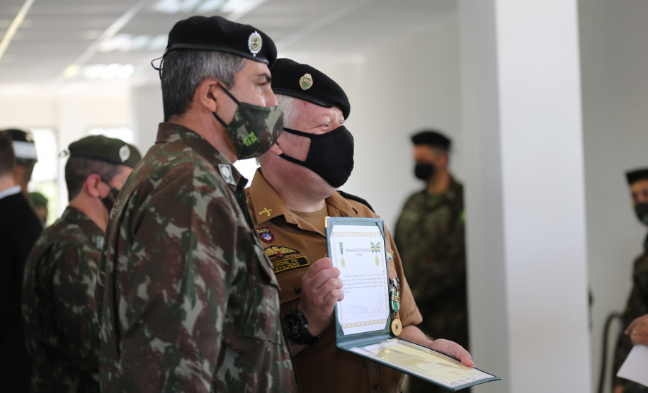 O Governador Carlos Massa Ratinho Junior recebe, nesta quinta-feira (24),  a medalha Exercito Brasileiro no Forte do Pinheirinho.  Curitiba, 24/09/2020. Foto: Geraldo Bubniak/AEN