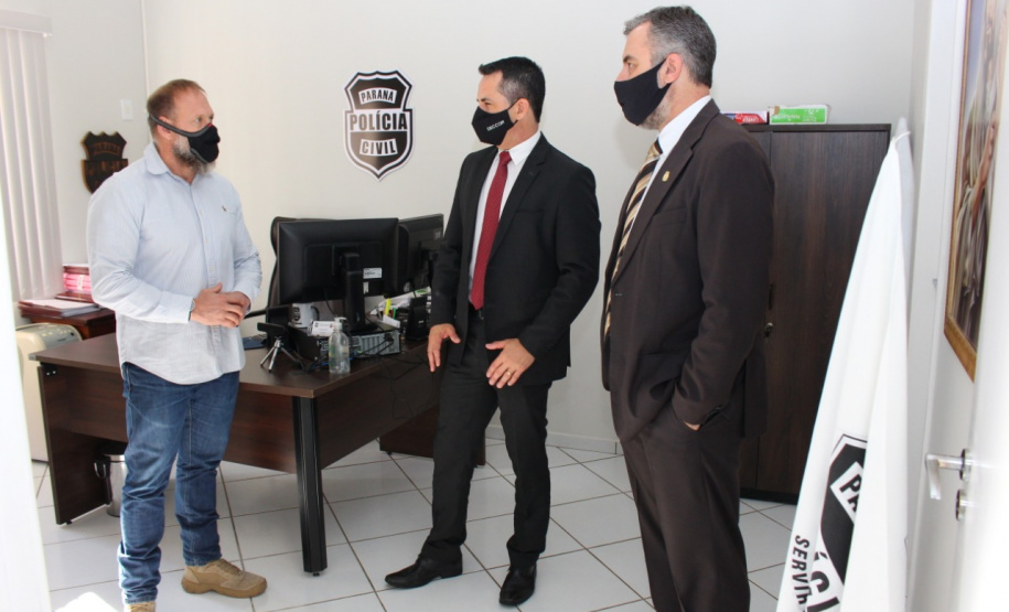 A Polícia Civil inaugurou nesta quinta-feira (24) a nova estrutura da Divisão Estadual de Combate à Corrupção, em Cascavel, no Oeste do Estado. A nova sede está localizada na Rua Vicente Machado, 1334, no centro da cidade.Foto:SESP