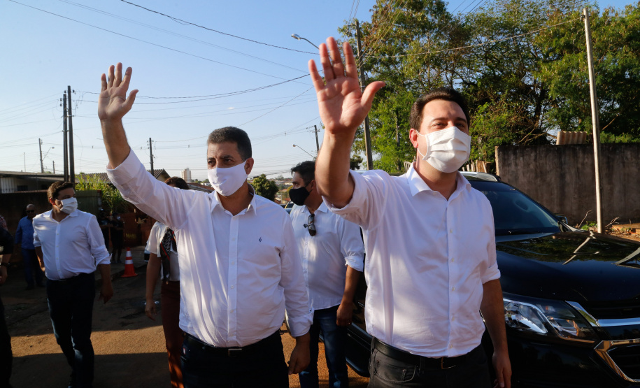 Após uma longa paralisação de cerca de seis anos, o Governo do Paraná vai retomar a obra do Centro Estadual de Educação Profissional de Ibiporã (CEEP-Ibiporã), na Região Norte.
A recuperação da construção atende a uma determinação do governador Carlos Massa Ratinho Junior, que visitou o local nesta quinta-feira (24) e assinou a ordem de serviço que permite a retomada imediata da obra.