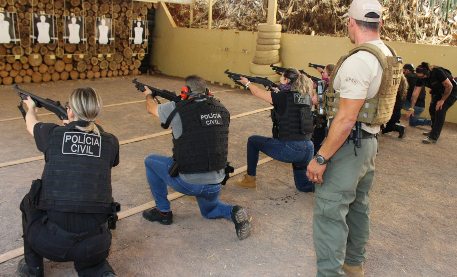Polícia Civil promove curso de atualização de armamento e tiro
.Foto: Fábio Dias/PCPR