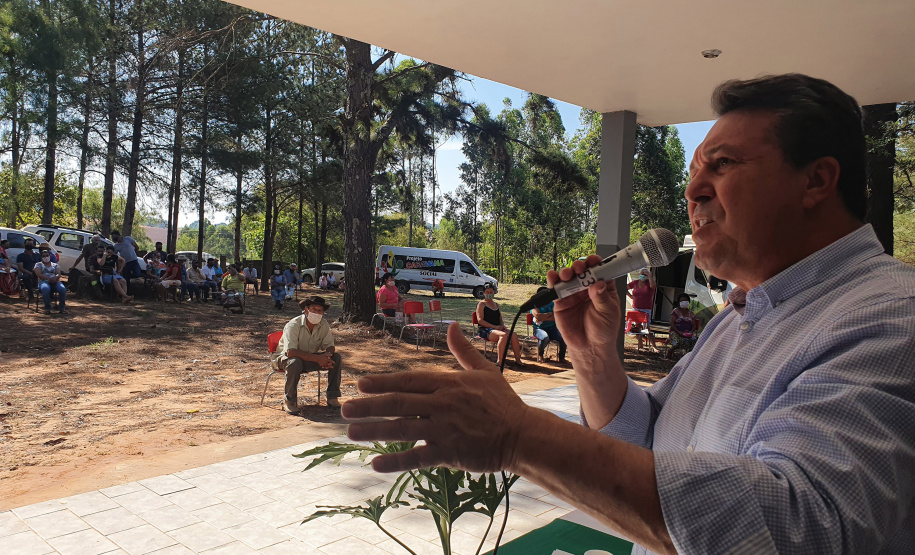 O Instituto Água e Terra (IAT) entregou nesta sexta-feira (25) os documentos para regularização fundiária para 187 famílias de pequenos agricultores do município de Cândido de Abreu, na Região Central do Estado. O IAT é um órgão vinculado à Secretaria do Desenvolvimento Sustentável e do Turismo.
Foto:IAT