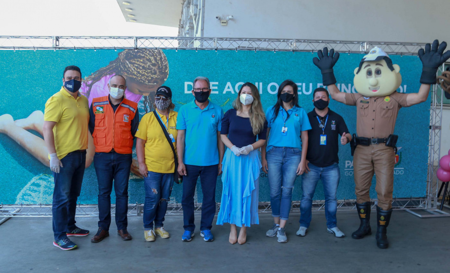 Drive-thru arrecadação de brinquedos PARANÁ PIÁ. Foto: Valdelino Pontes Paraná Piá supera expectativas em arrecadação de brinquedos
. Foto: Valdelino Pontes
