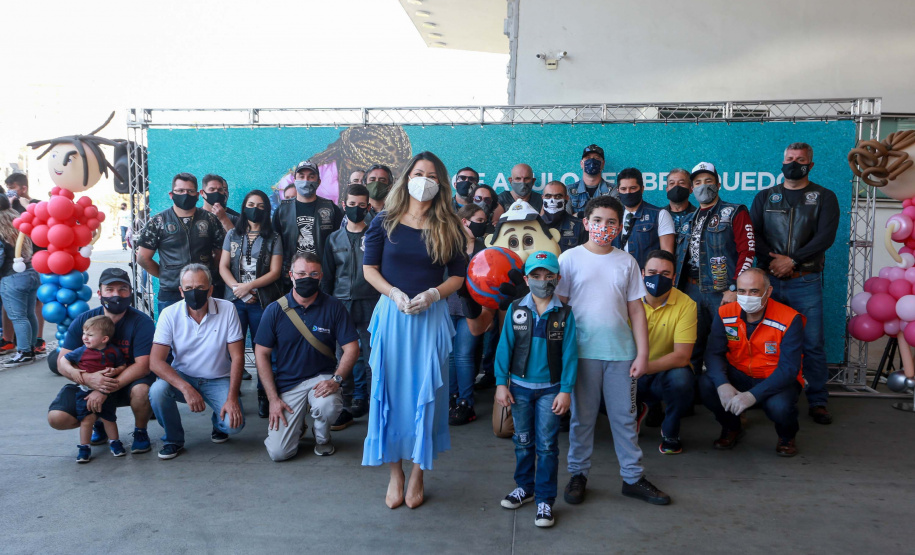 Drive-thru arrecadação de brinquedos PARANÁ PIÁ. Foto: Valdelino Pontes Paraná Piá supera expectativas em arrecadação de brinquedos
. Foto: Valdelino Pontes