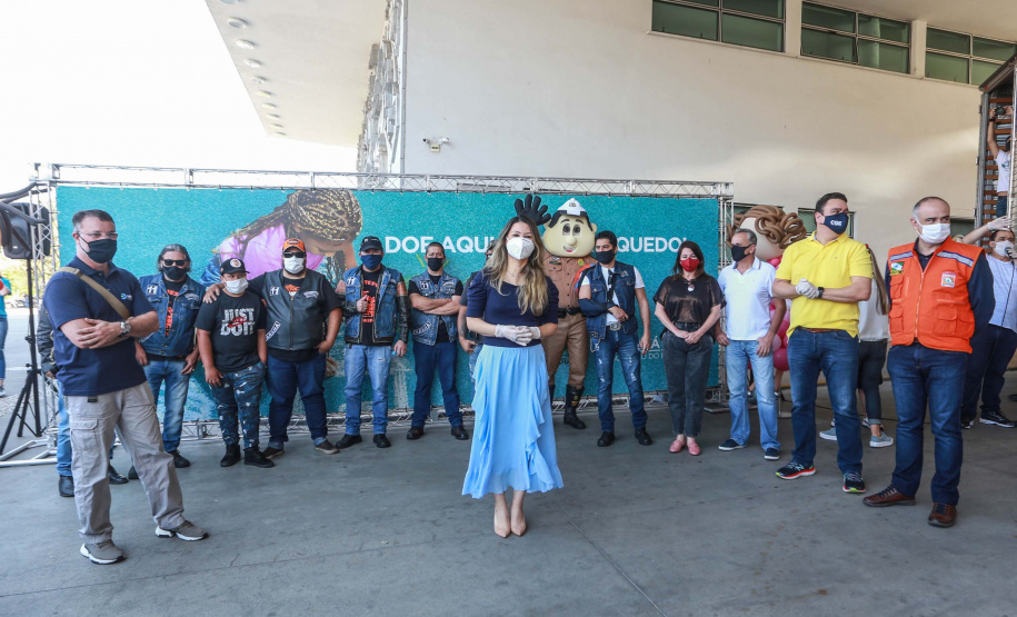 Drive-thru arrecadação de brinquedos PARANÁ PIÁ. Foto: Valdelino Pontes Paraná Piá supera expectativas em arrecadação de brinquedos
. Foto: Valdelino Pontes