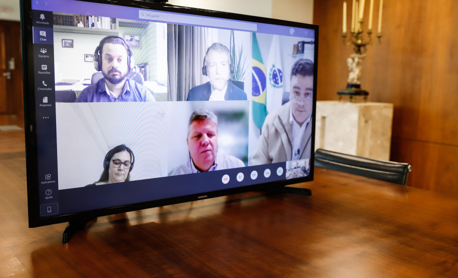 O governador Carlos Massa Ratinho Junior e o secretário estadual da Fazenda, Renê Garcia Junior, assinaram nesta segunda-feira (28), no Palácio Iguaçu, o contrato de financiamento para a execução da segunda fase do Projeto de Modernização da Gestão Fiscal do Estado do Paraná (Profisco II).