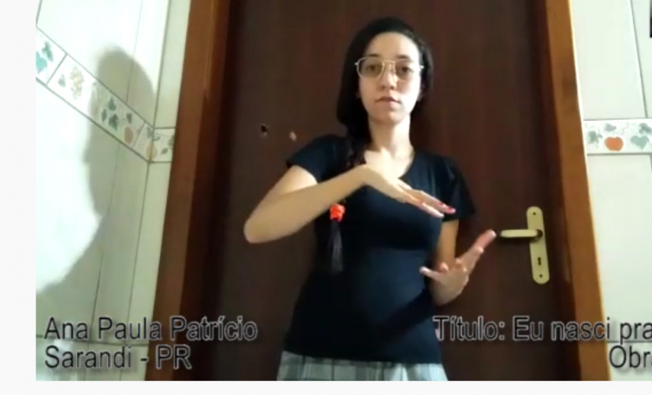 Em Guarapuava, na região oeste do estado, o CAS - Centro de Apoio ao Surdo e aos Profissionais de Educação de Surdos do Paraná, em parceria com a Universidade Estadual do Centr Oeste (Unicentro) - Campus Irati, organizou uma mostra de arte, com o tema ‘cultura surda’, como explica Jiane Ribeiro Cwick, coordenadora do CAS Regional Oeste Guarapuava