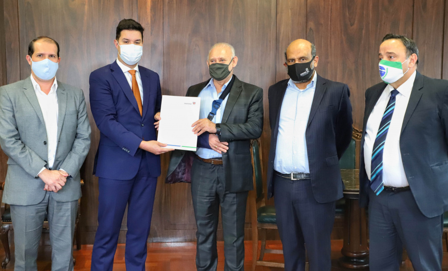 O Governo do Estado prevê queda de R$ 1,7 bilhão na arrecadação tributária e perdas de 2,5% nas transferências da União em 2021 em relação aos valores previstos no orçamento de 2020, o que vai exigir novo rigor orçamentário e controle ainda mais amplo sobre as contas públicas. Essas diretrizes constam no Projeto da Lei Orçamentária Anual (LOA), encaminhado nesta terça-feira (29) para a Assembleia Legislativa.