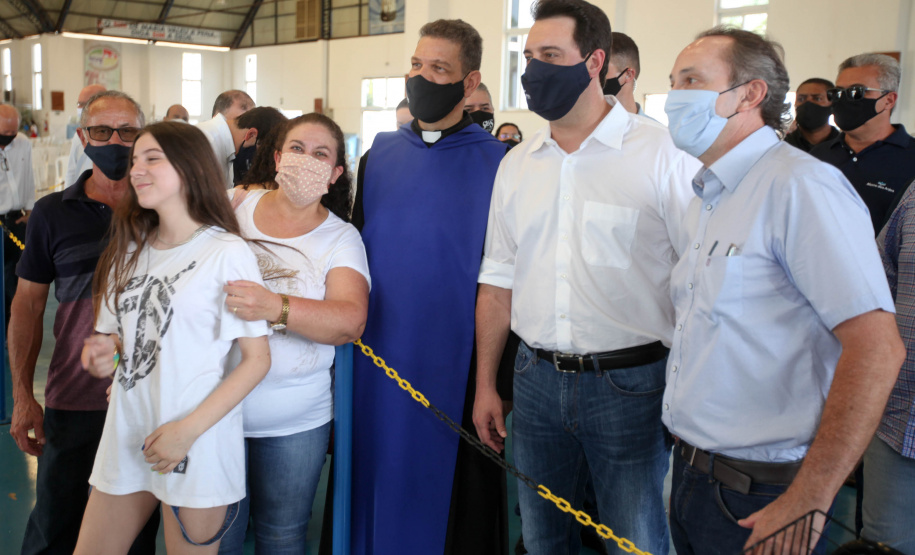 A cidade de Bandeirantes, no Norte Pioneiro, tem pouco mais de 30 mil habitantes, mas a população do município quase dobra no dia de São Miguel Arcanjo