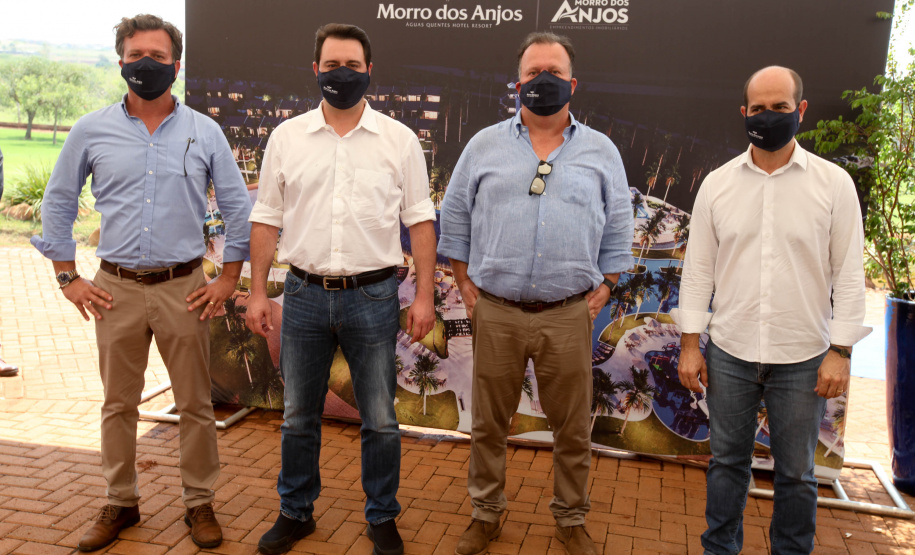 A cidade de Bandeirantes, no Norte Pioneiro, tem pouco mais de 30 mil habitantes, mas a população do município quase dobra no dia de São Miguel Arcanjo