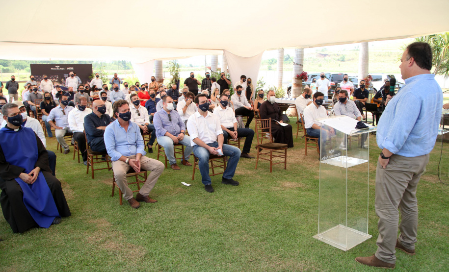 A cidade de Bandeirantes, no Norte Pioneiro, tem pouco mais de 30 mil habitantes, mas a população do município quase dobra no dia de São Miguel Arcanjo