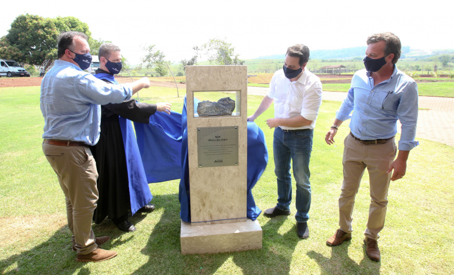 A cidade de Bandeirantes, no Norte Pioneiro, tem pouco mais de 30 mil habitantes, mas a população do município quase dobra no dia de São Miguel Arcanjo