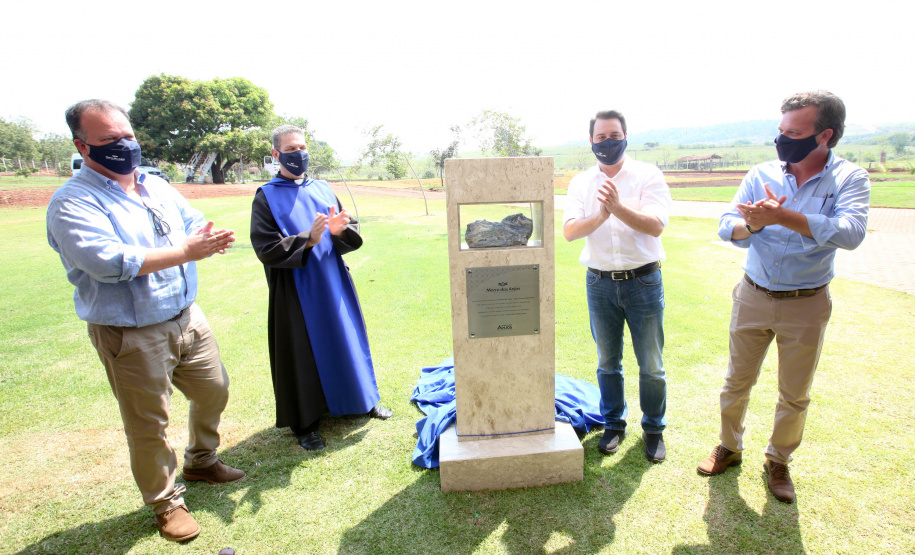 A cidade de Bandeirantes, no Norte Pioneiro, tem pouco mais de 30 mil habitantes, mas a população do município quase dobra no dia de São Miguel Arcanjo