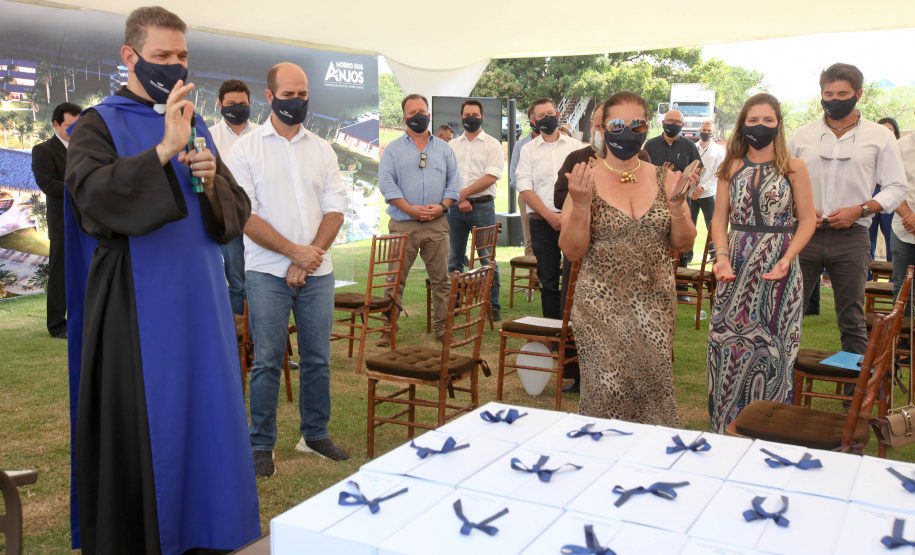 A cidade de Bandeirantes, no Norte Pioneiro, tem pouco mais de 30 mil habitantes, mas a população do município quase dobra no dia de São Miguel Arcanjo